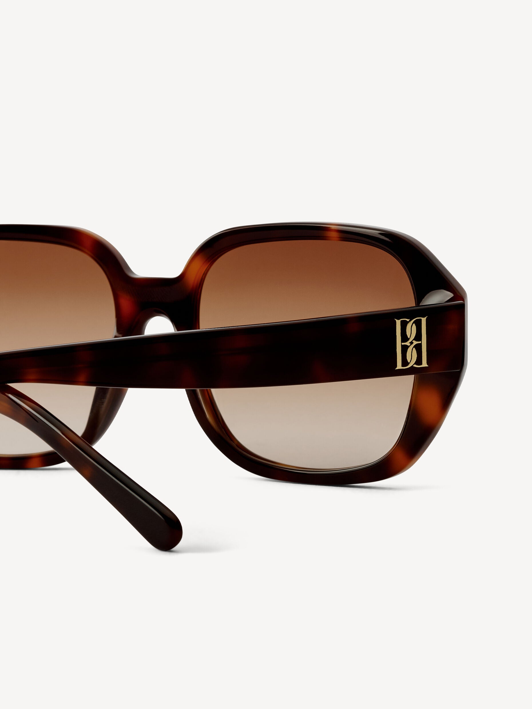 Milla sunglasses: Tortoise