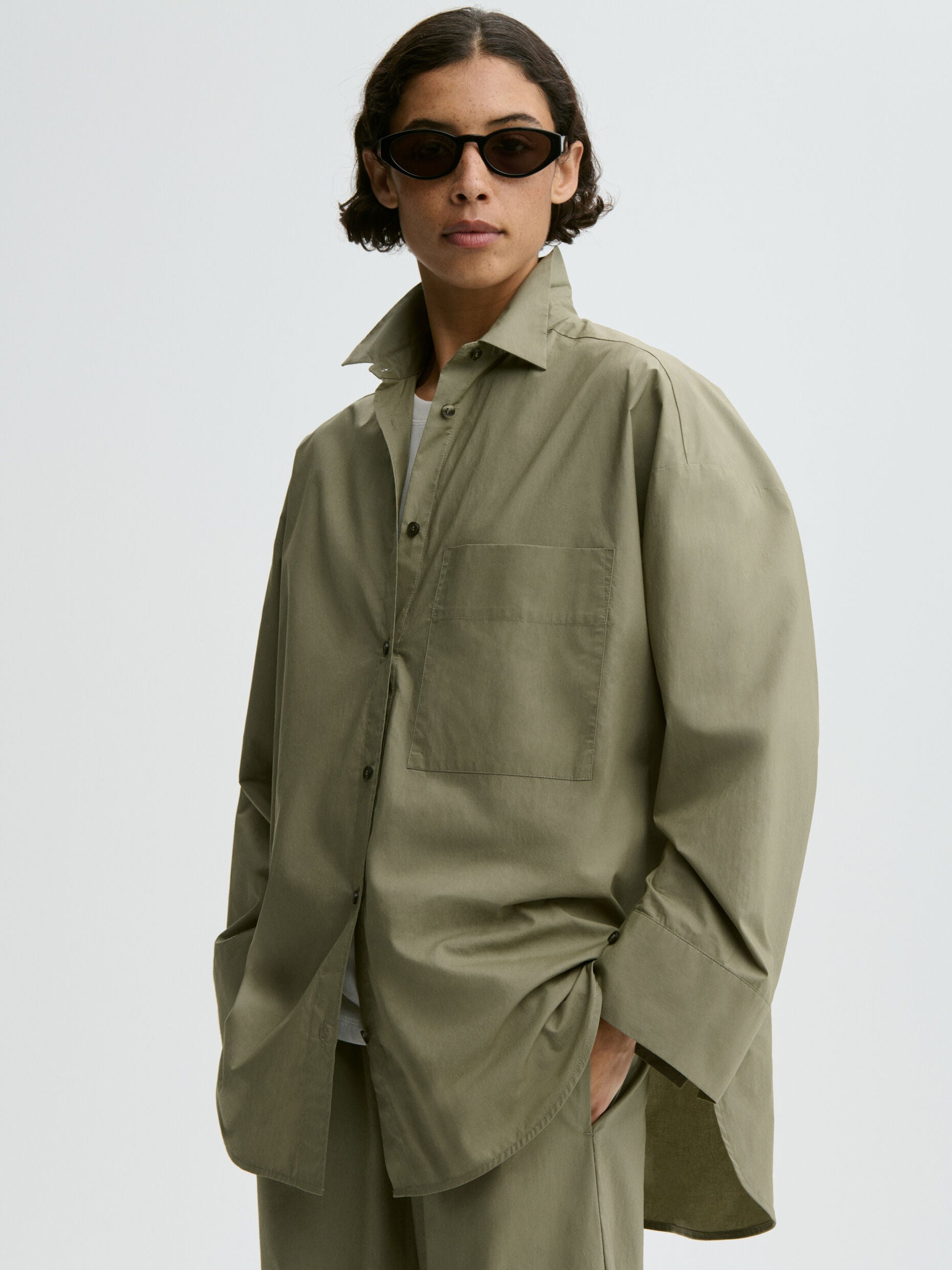 Derris organic cotton shirt: Deep Lichen Green