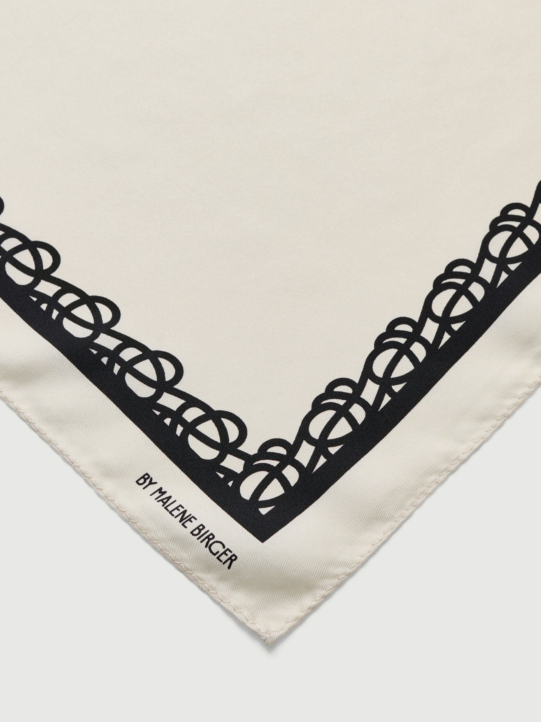 Olla silk scarf: soft white