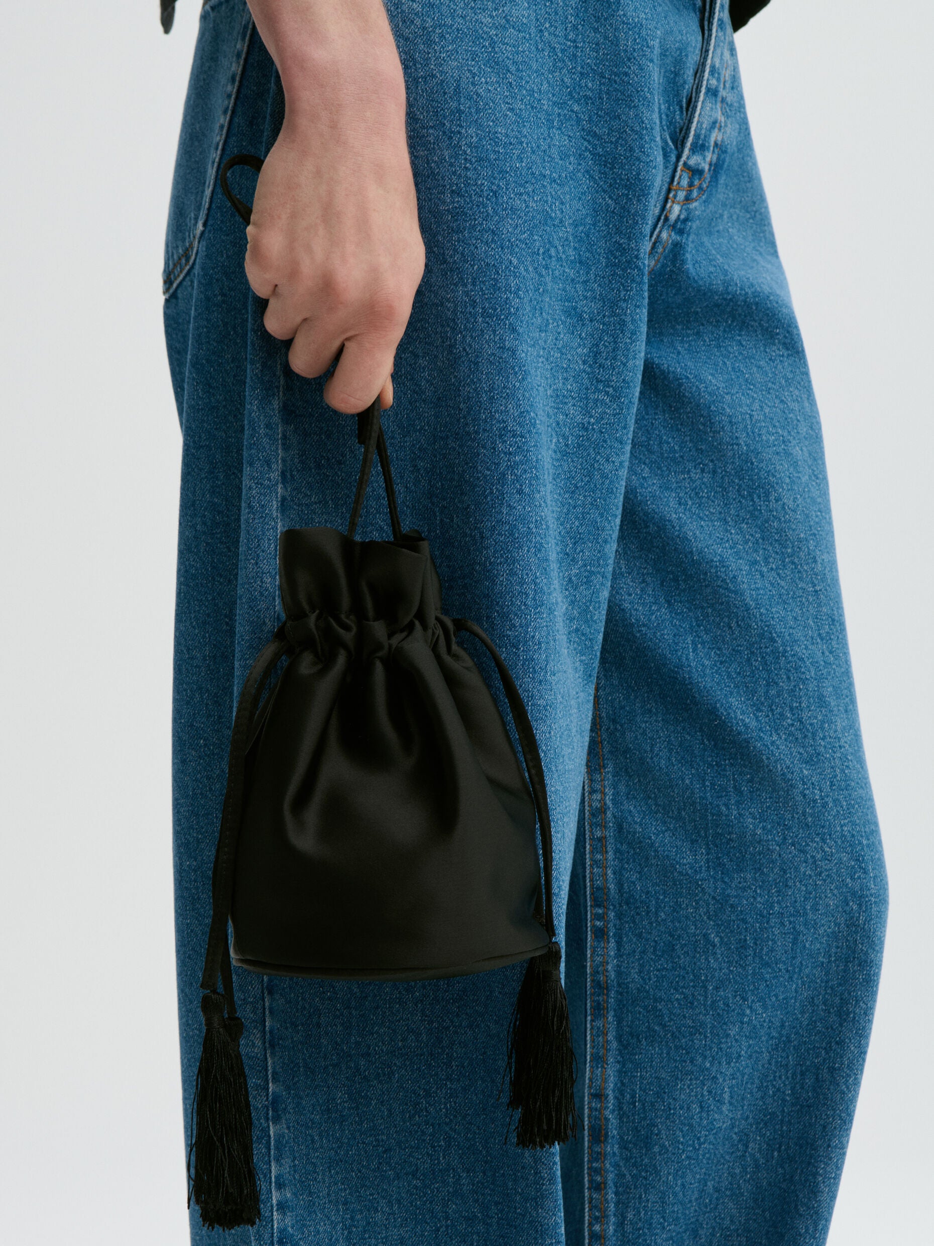 Landinna satin bucket bag: black