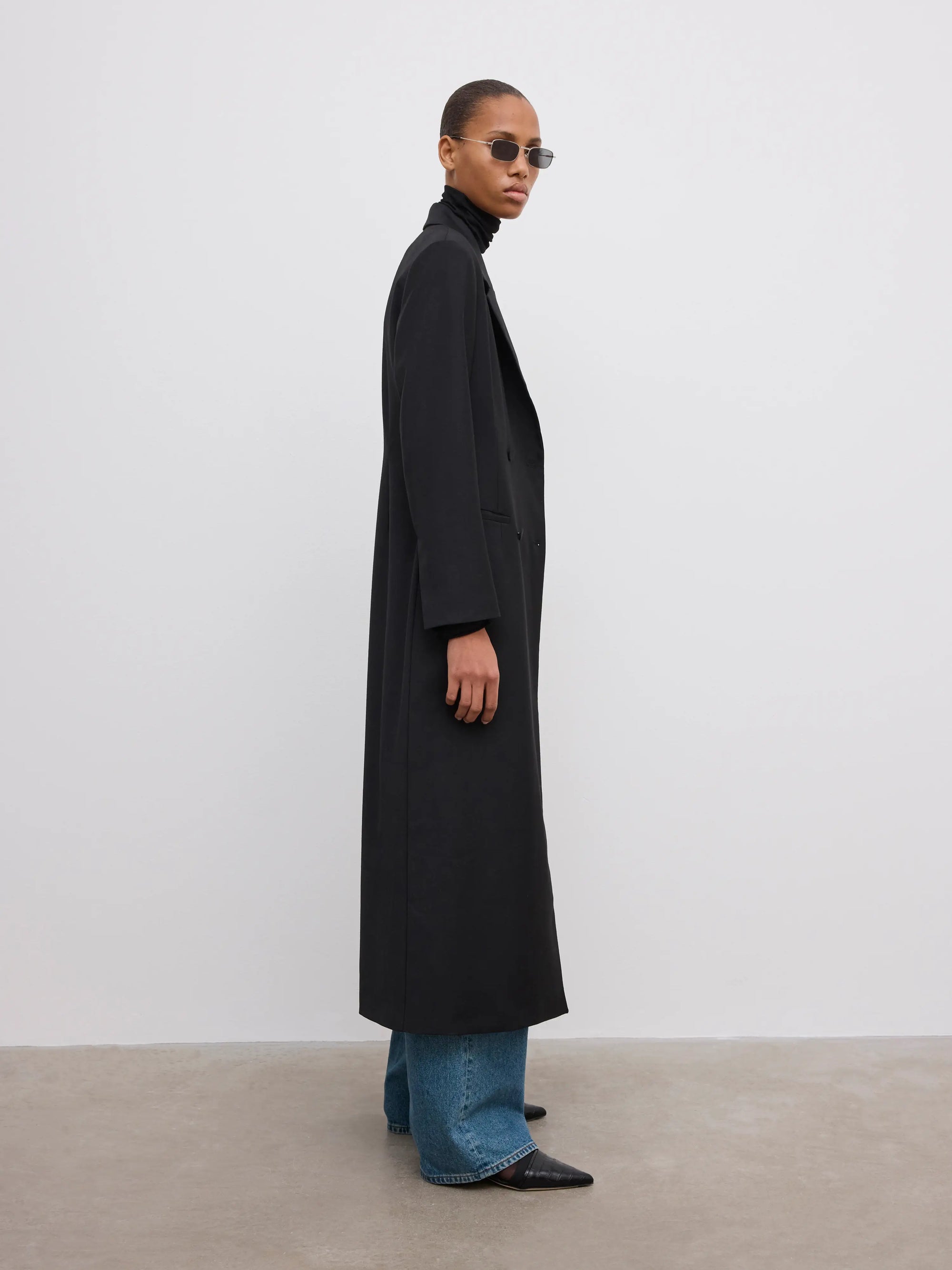 Long tailored blazer: black
