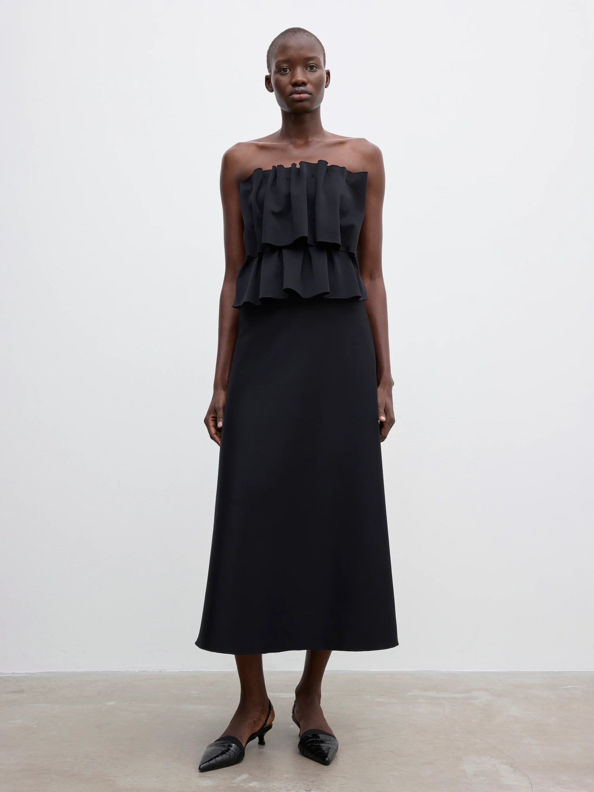 Sculpted tube dress: black