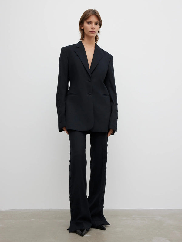 SLIM BUTTON BLAZER: BLACK