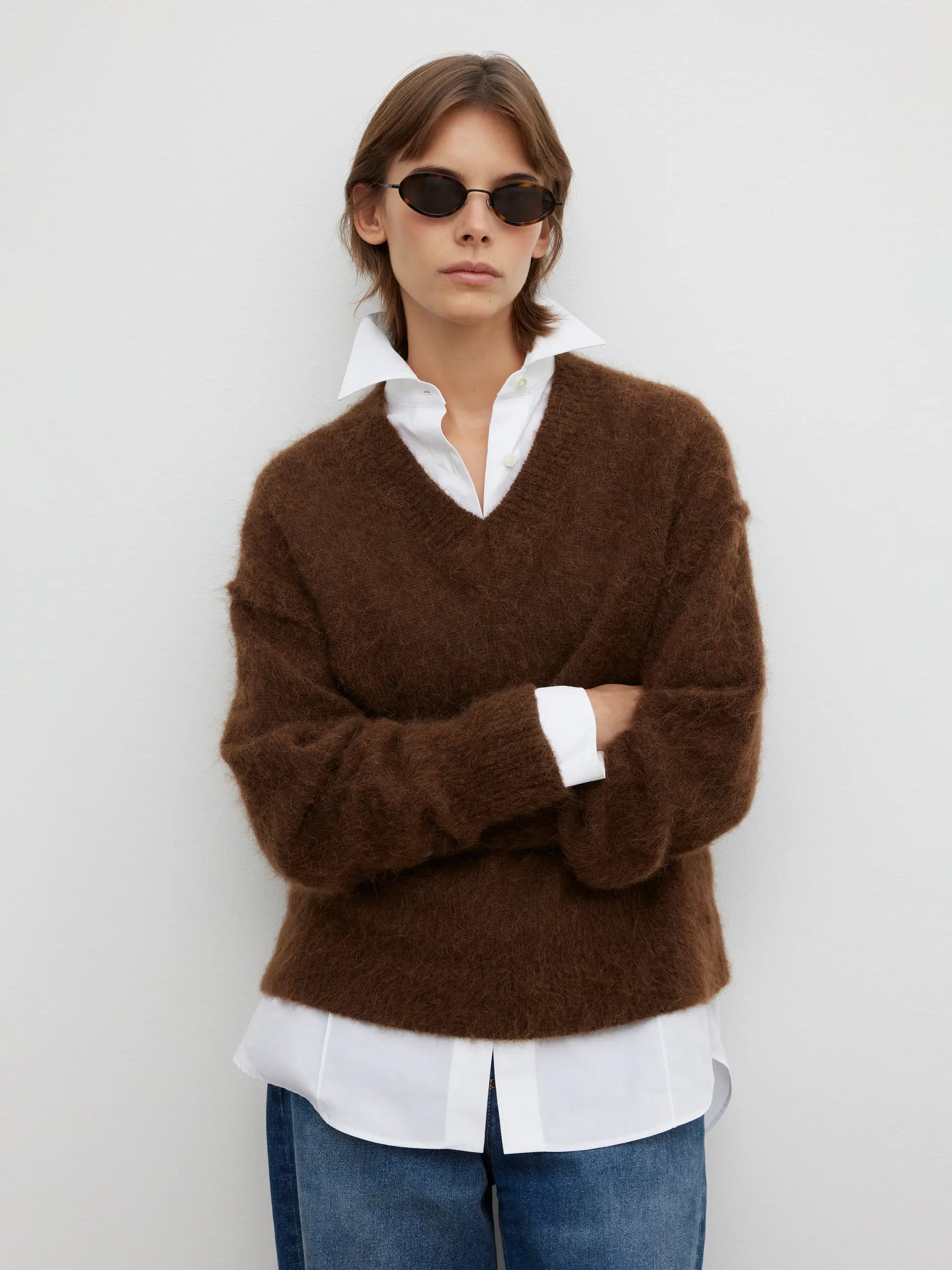 V-NECK ALPACA KNIT: TOBACCO BROWN