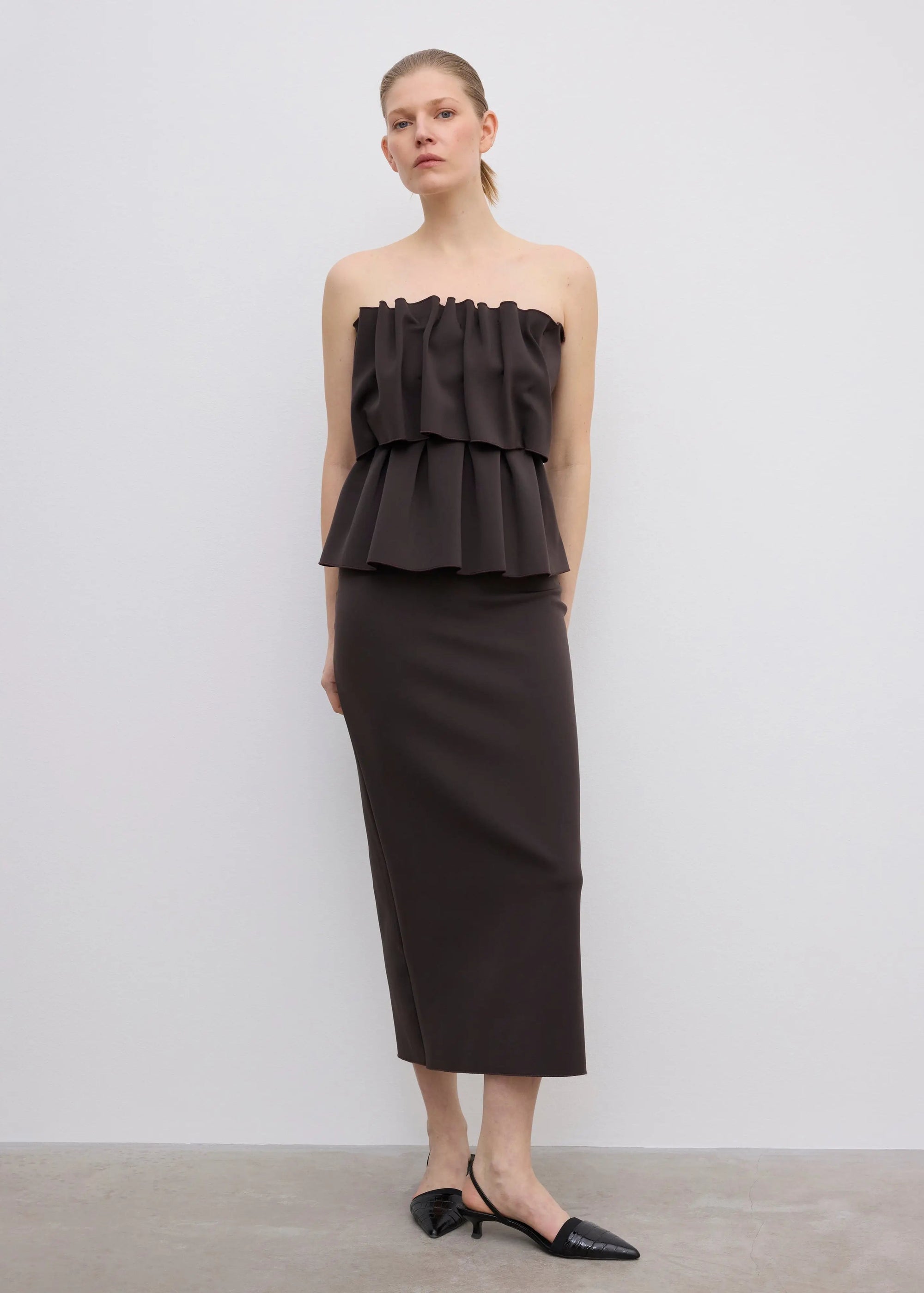 SCULPTED SLIM DRESS: CHOCOLATE BROWN