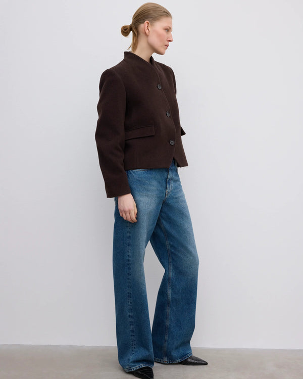 SHORT CURVED JACKET: CHOCOLATE BROWN