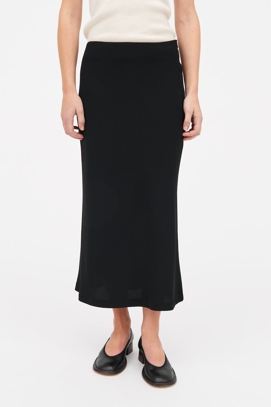 NOELLE CREPE SKIRT: BLACK