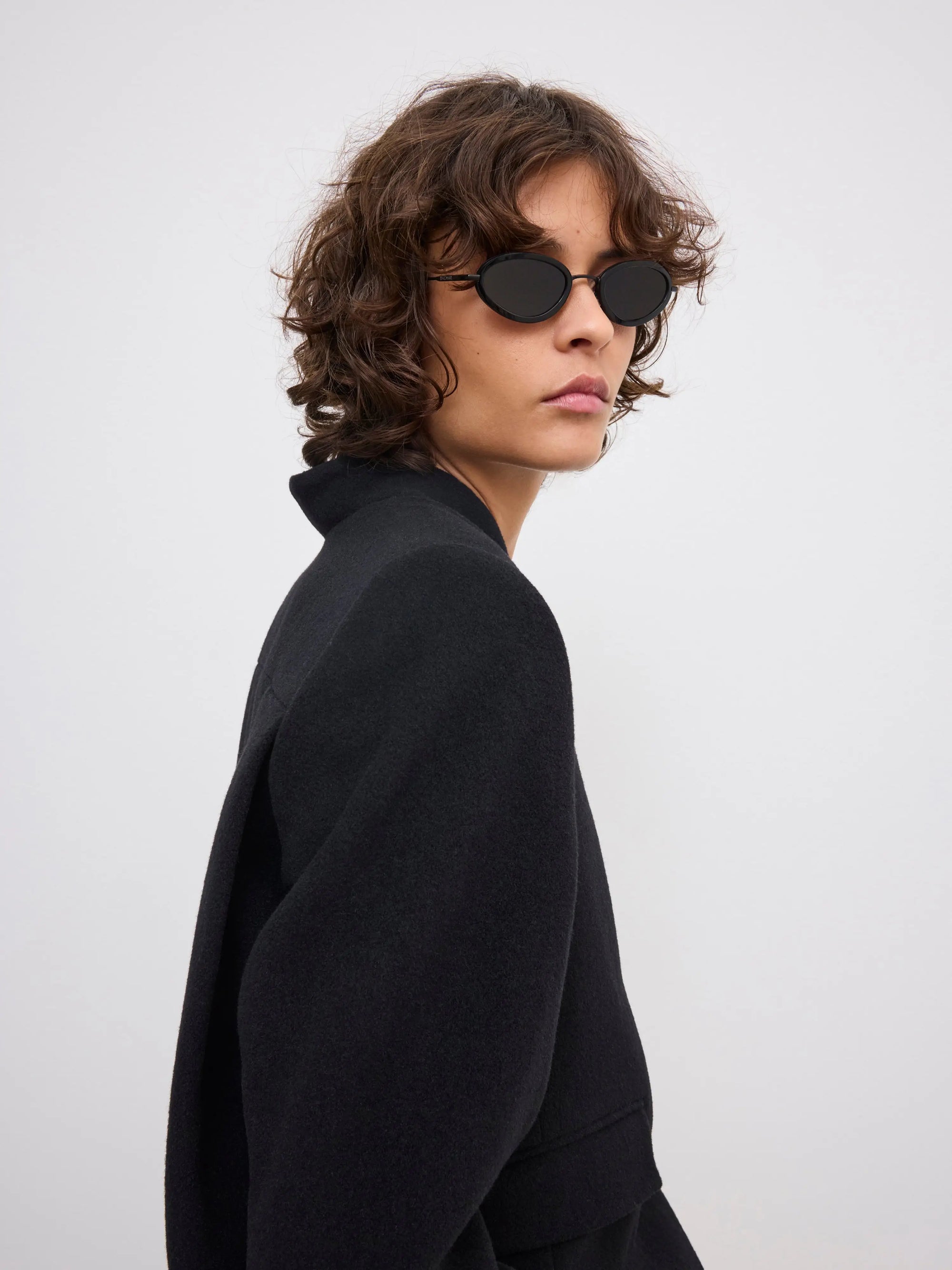 Short curved jacket: Black