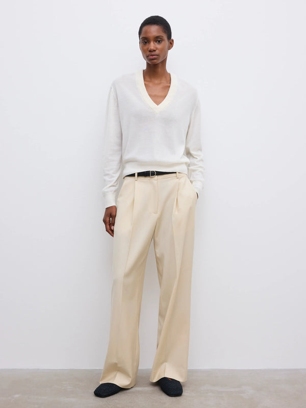 Cashmere v-neck knit: Cream White