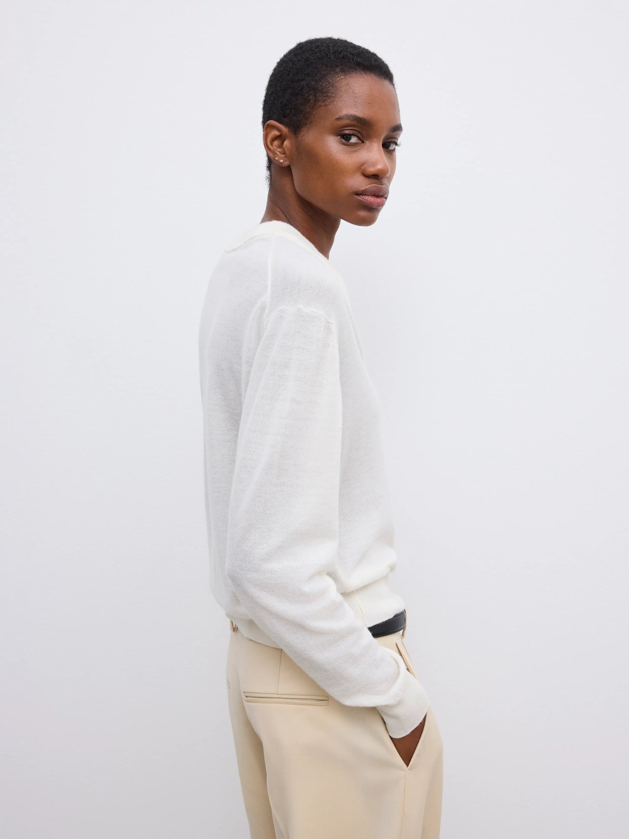 Cashmere v-neck knit: Cream White
