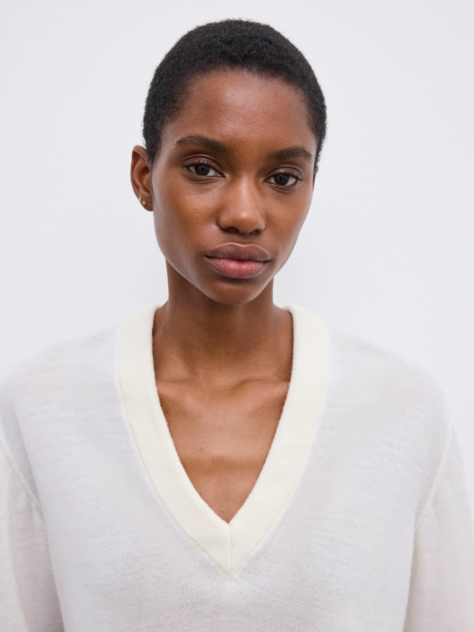 Cashmere v-neck knit: Cream White