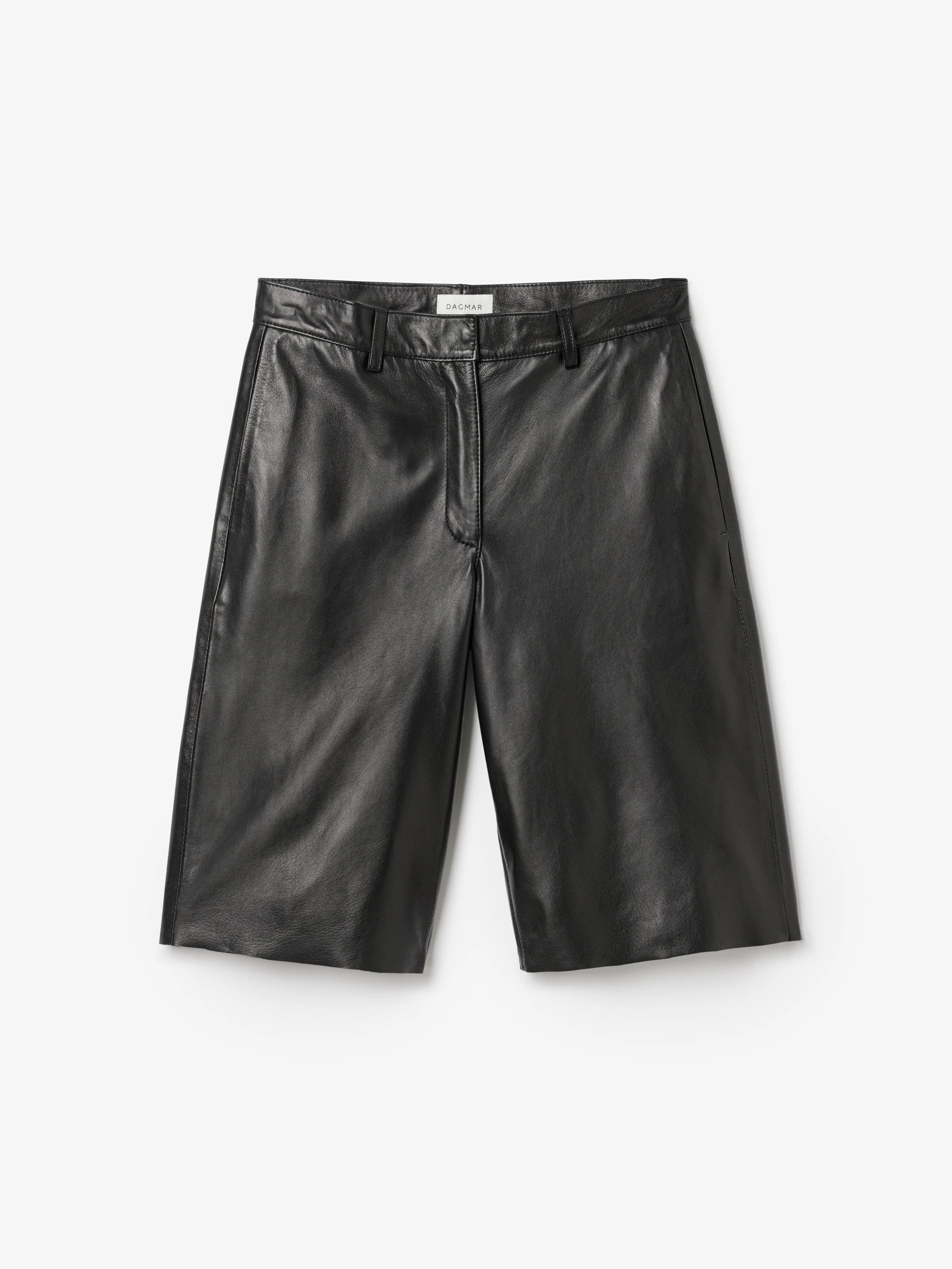 Boxy Lather Shorts: Black