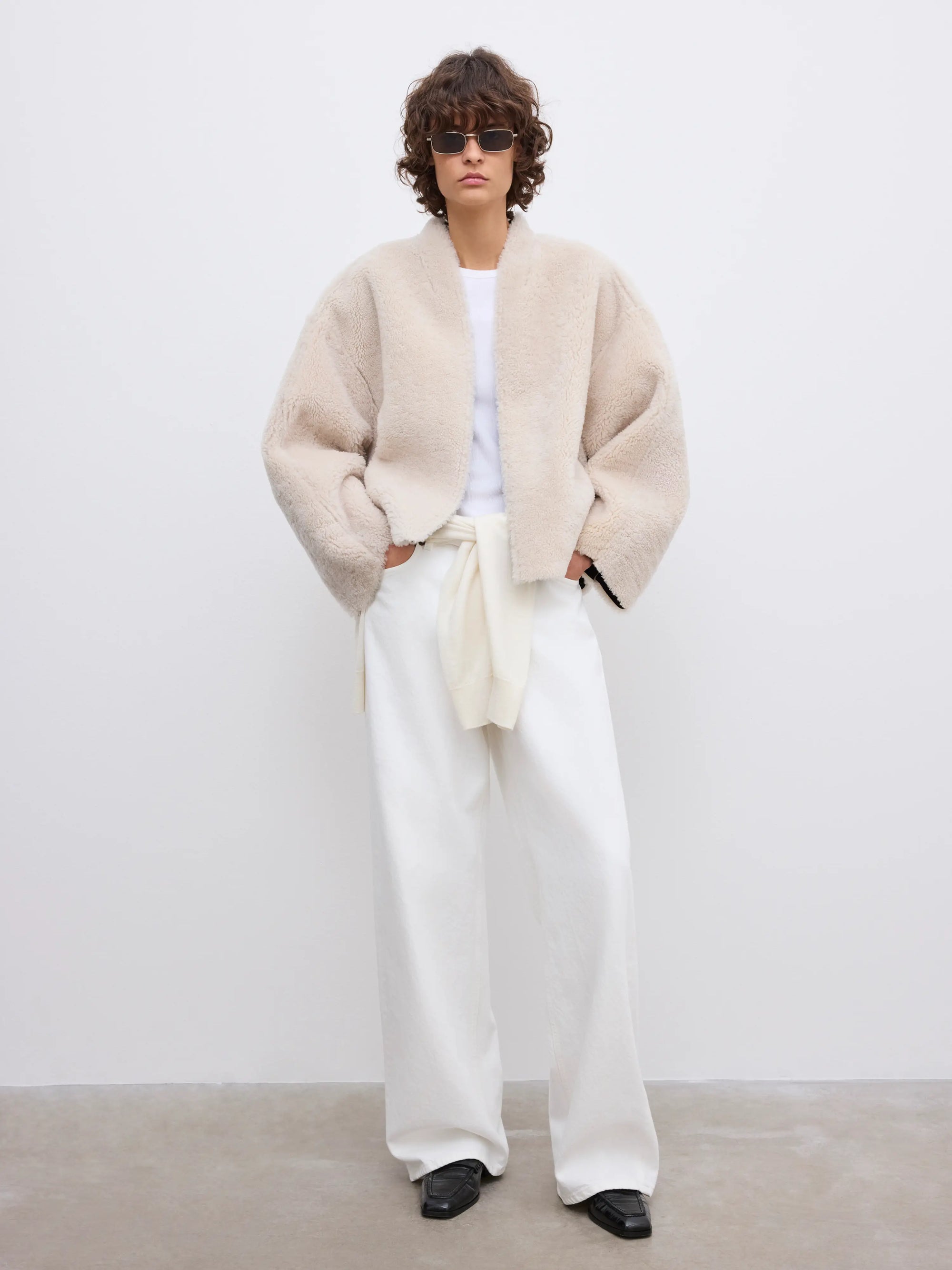 Reversible Short Shearling Jacket: Cream White