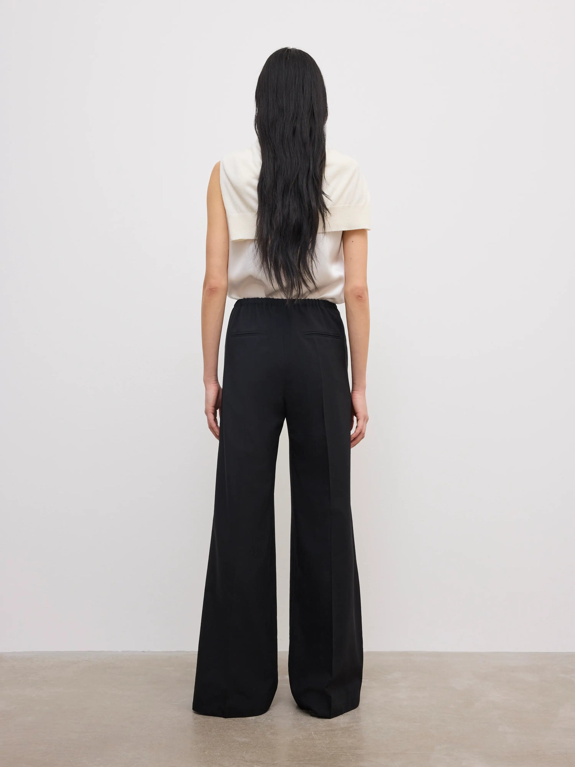 Elastic wool trousers: black