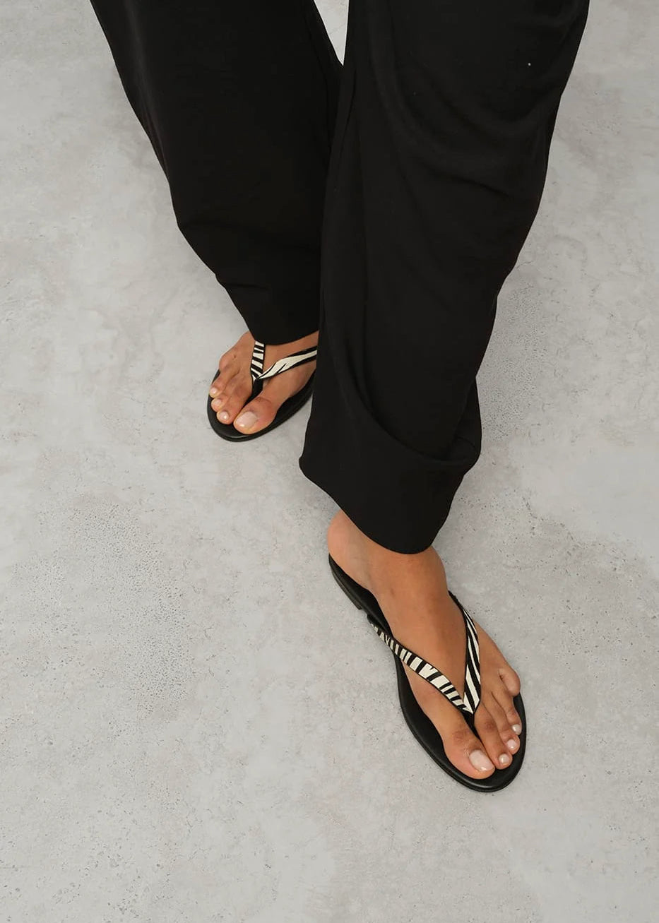 Sonni Sandal: Zebra