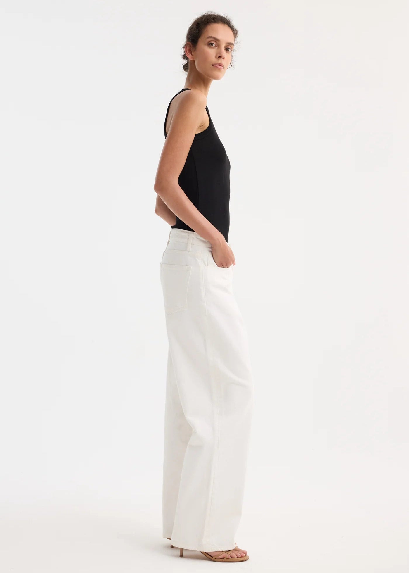 SIGNATURE BAGGY FIT DENIM: OPTIC WHITE