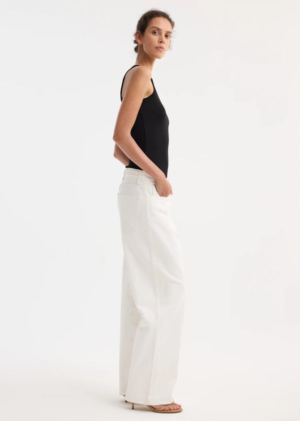 SIGNATURE BAGGY FIT DENIM: OPTIC WHITE