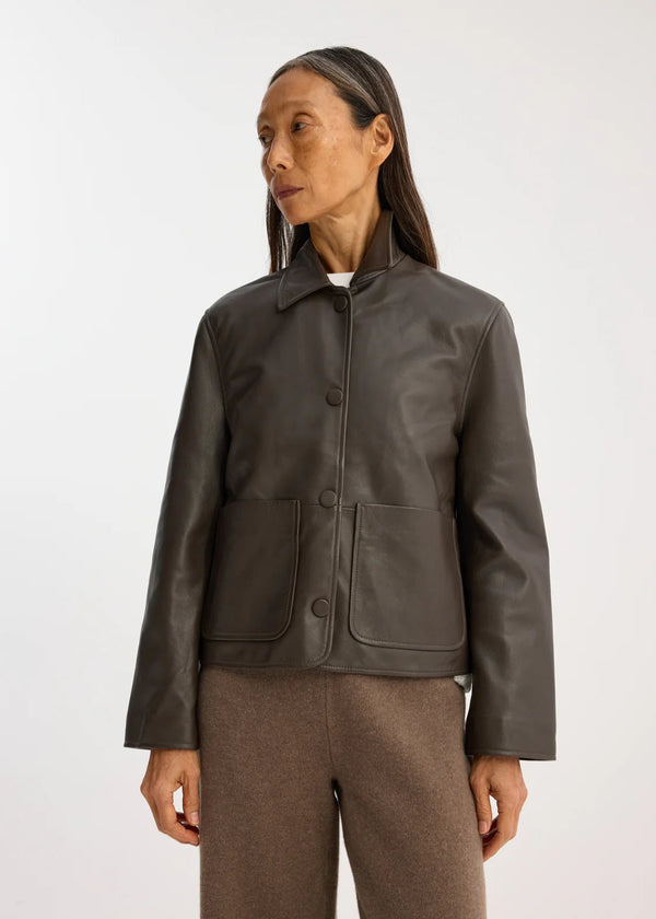 PATCH POCKET LEATHER JACKET: EARTH