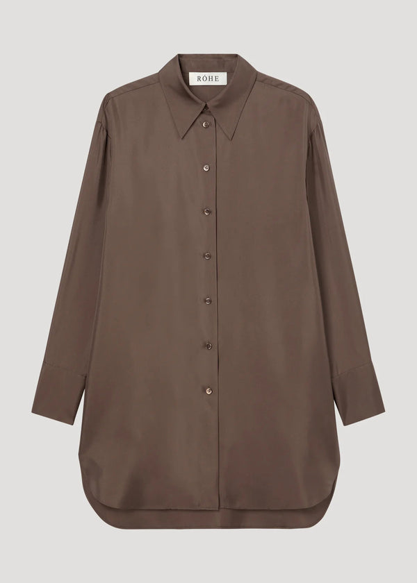 SIGNATURE ELONGATED SILK SHIRT: TAUPE