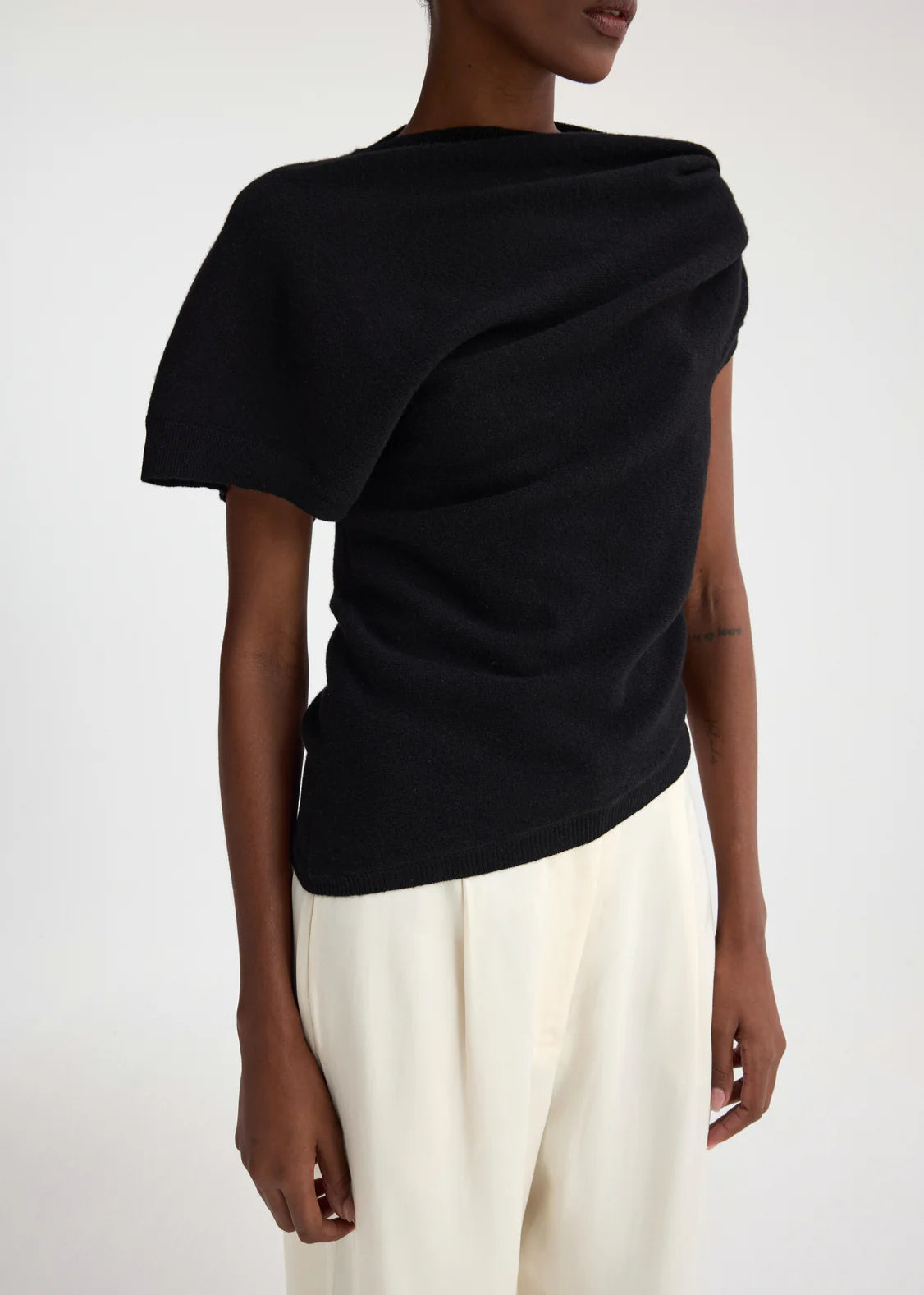 DECONSTRUCTED KNITTED TOP: BLACK