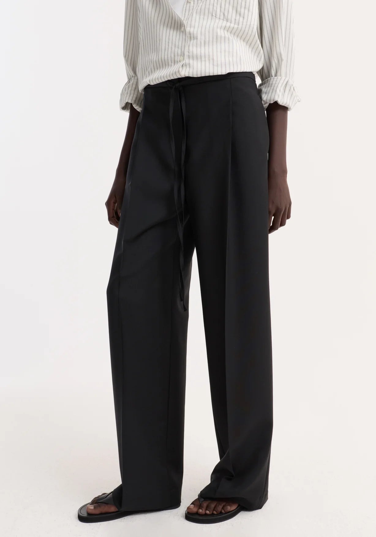Relaxed Drawstring Trousers: Black