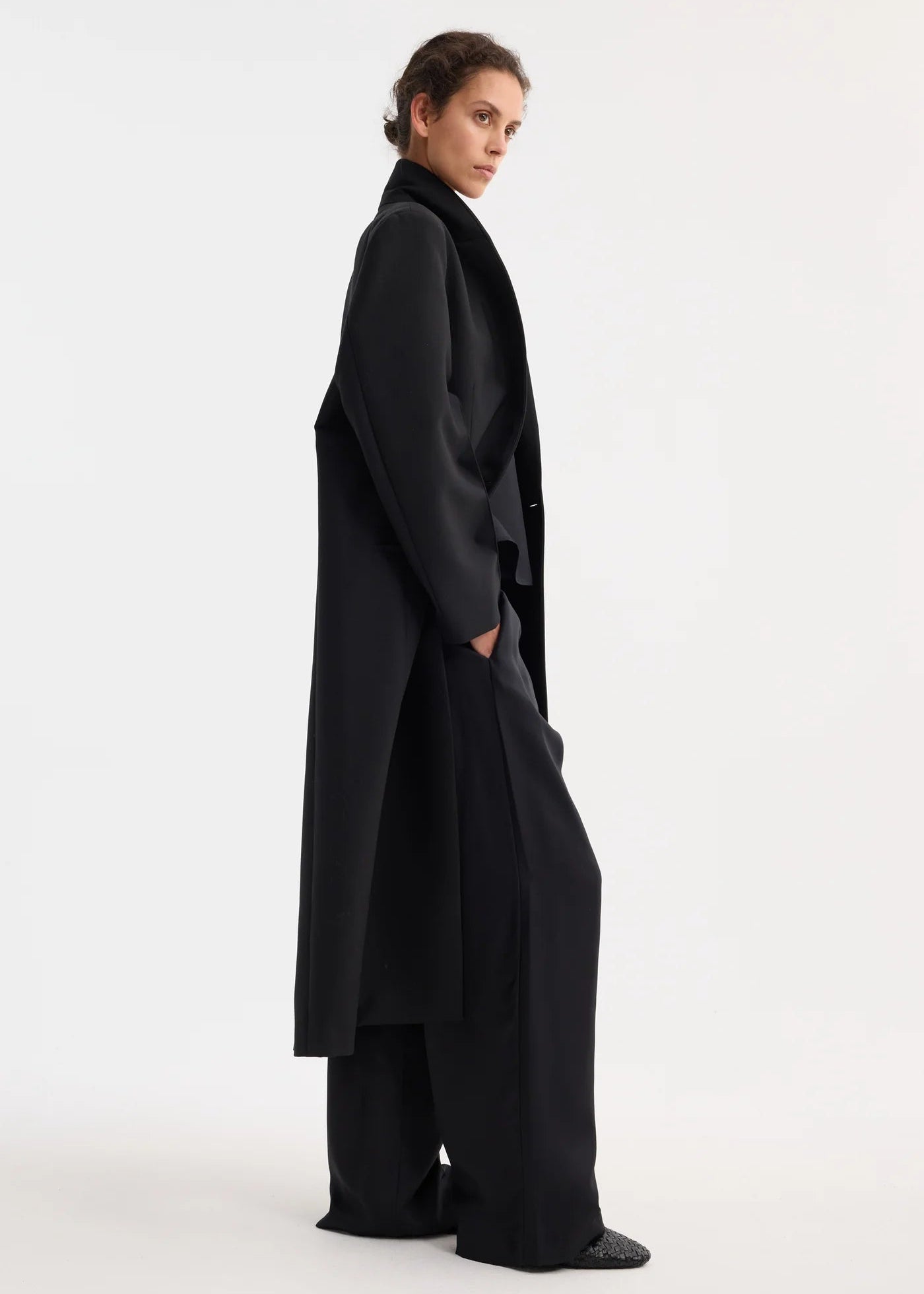 SIGNATURE OPERA COAT: BLACK