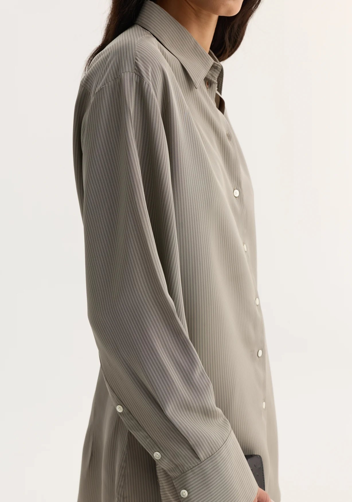 Relaxed Shaped Shirt: Light grey stripe