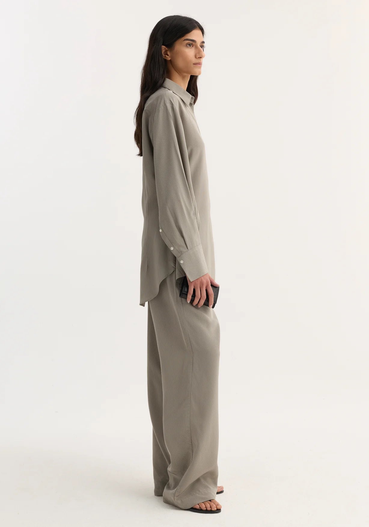 Relaxed Shaped Shirt: Light grey stripe