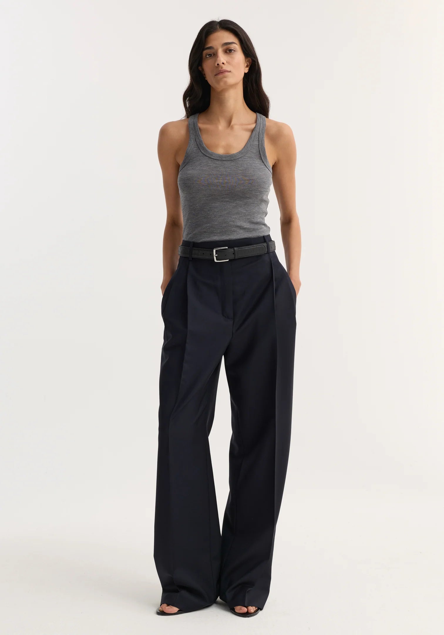 merino scoop neck top: mid grey melange