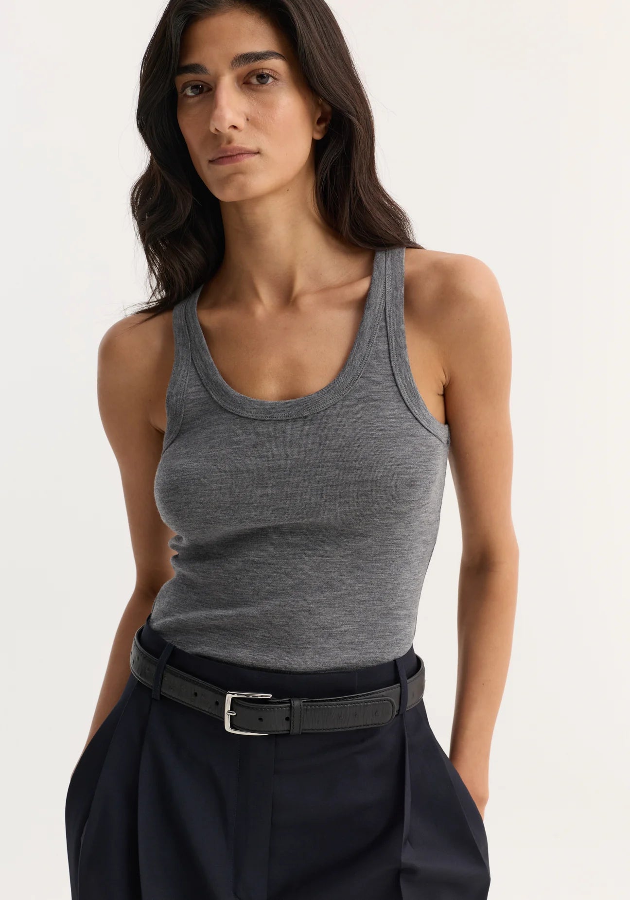 merino scoop neck top: mid grey melange