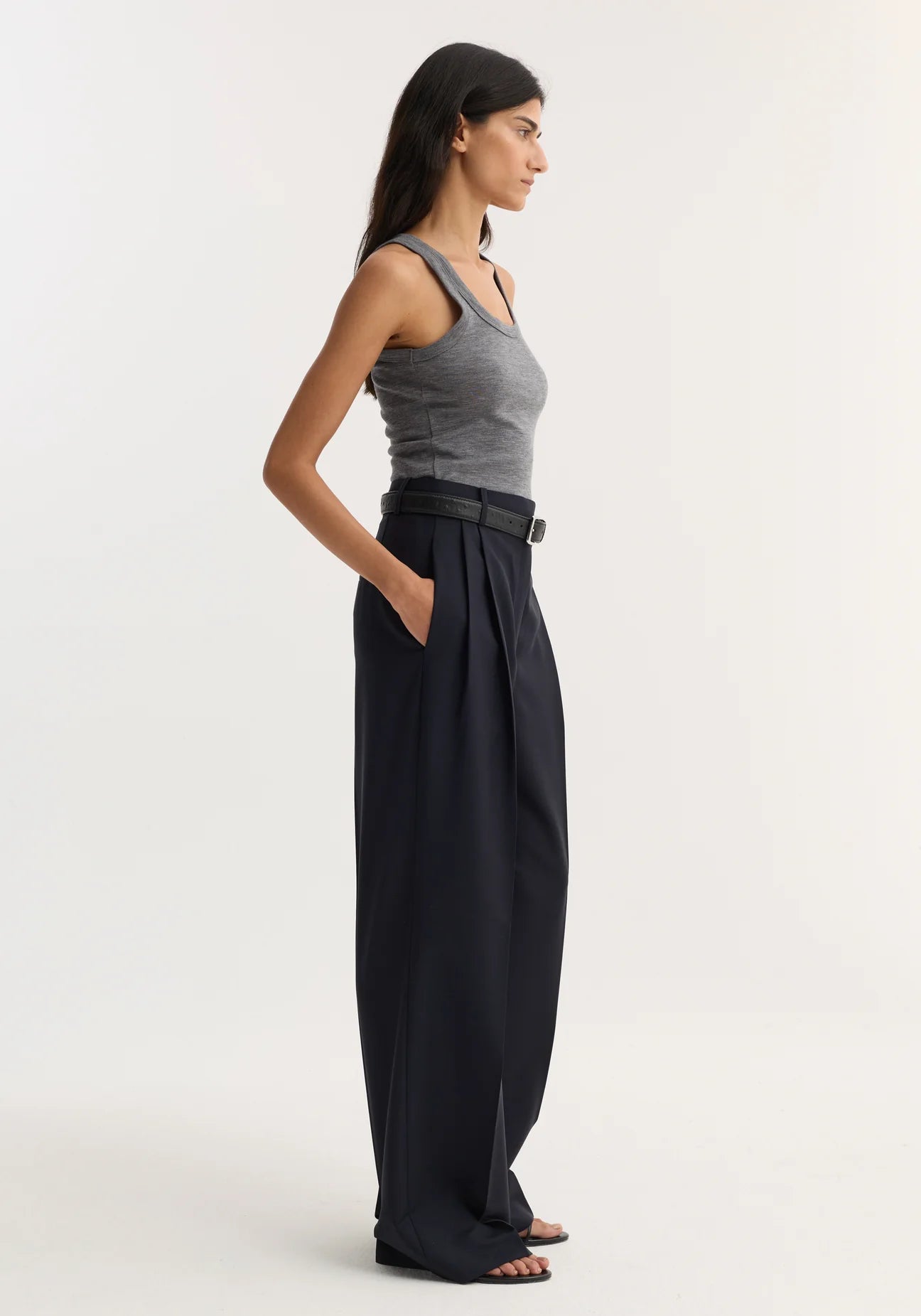 merino scoop neck top: mid grey melange