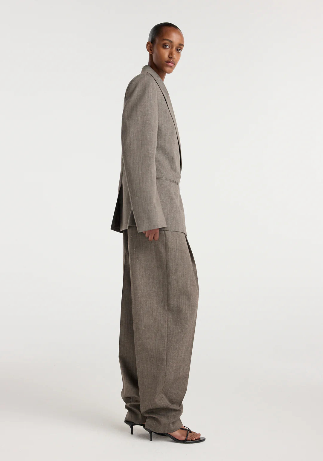 hourglass shaped blazer: earth slub