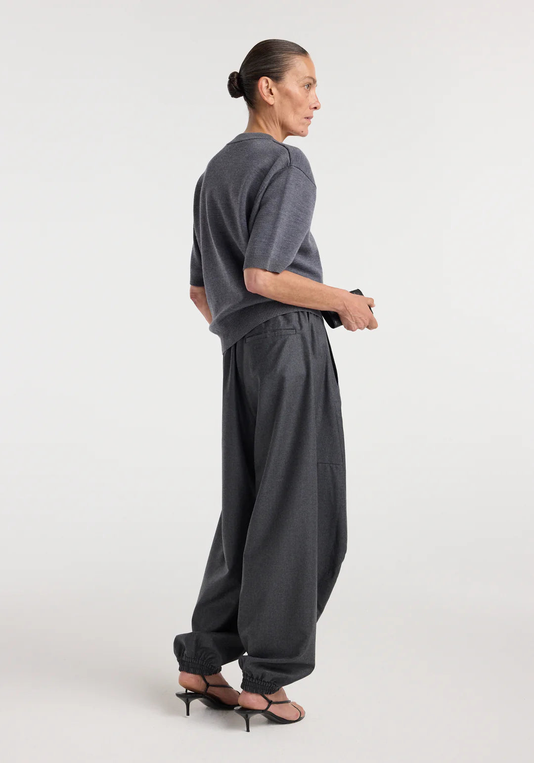 compact knitted top: dark grey melange