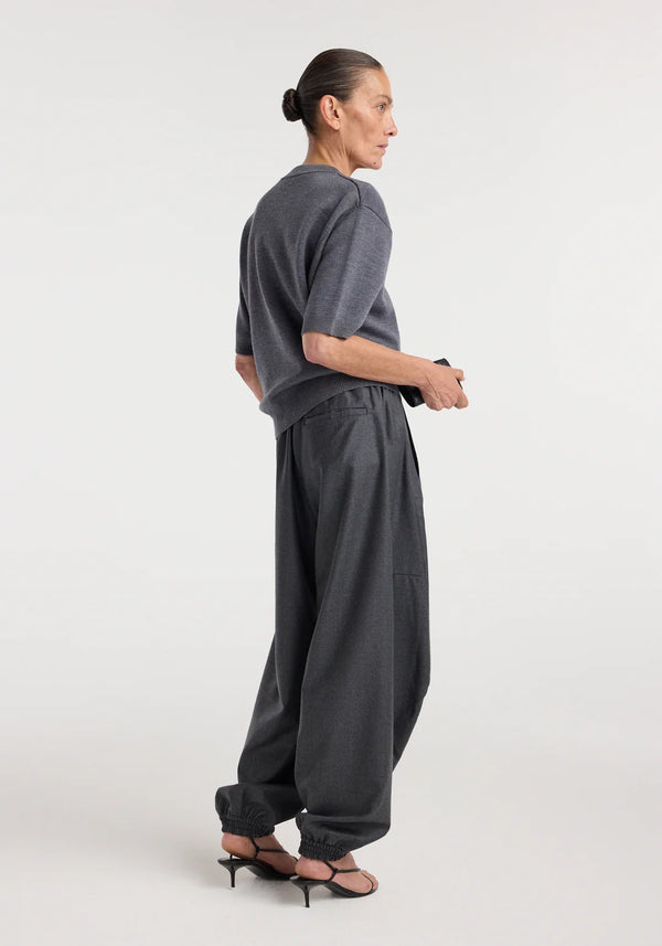 compact knitted top: dark grey melange