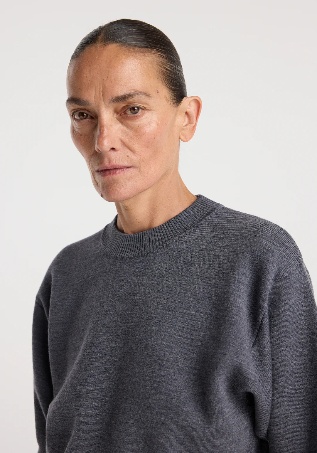 compact knitted top: dark grey melange