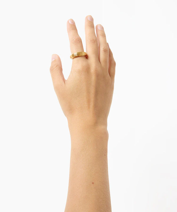 THE AMELIA RING: GOLD