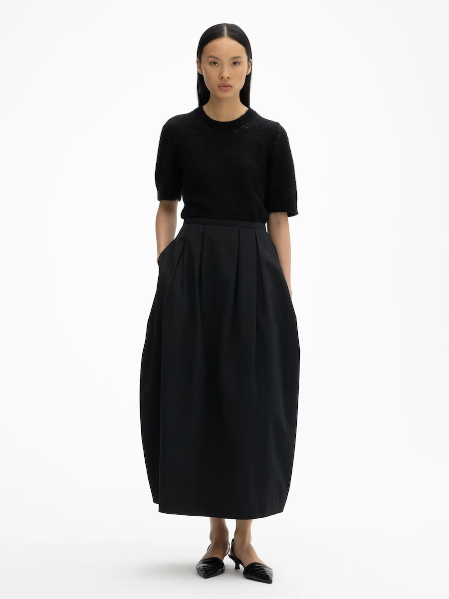 Curved Pleated Skirt: Black