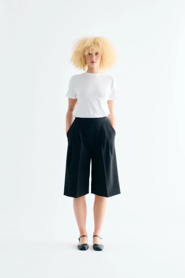 Lainey Shorts: Black