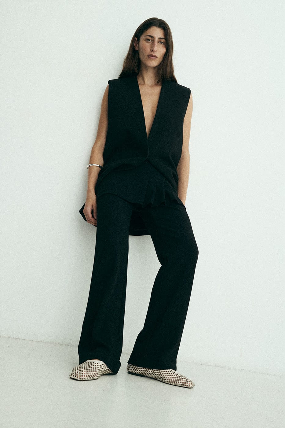 Lou Perforated Flat: Crema