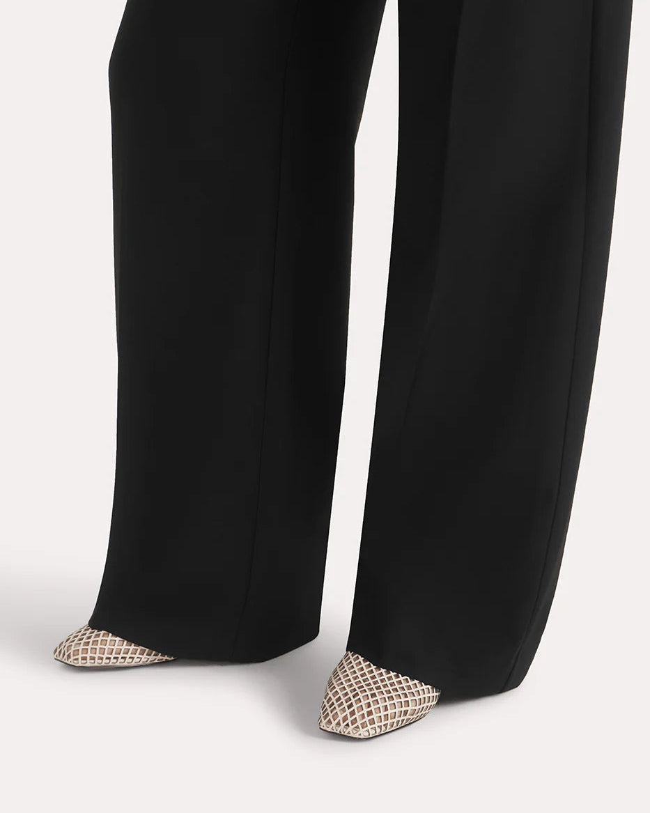 Lou Perforated Flat: Crema