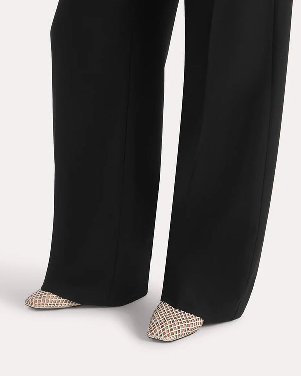 Lou Perforated Flat: Crema