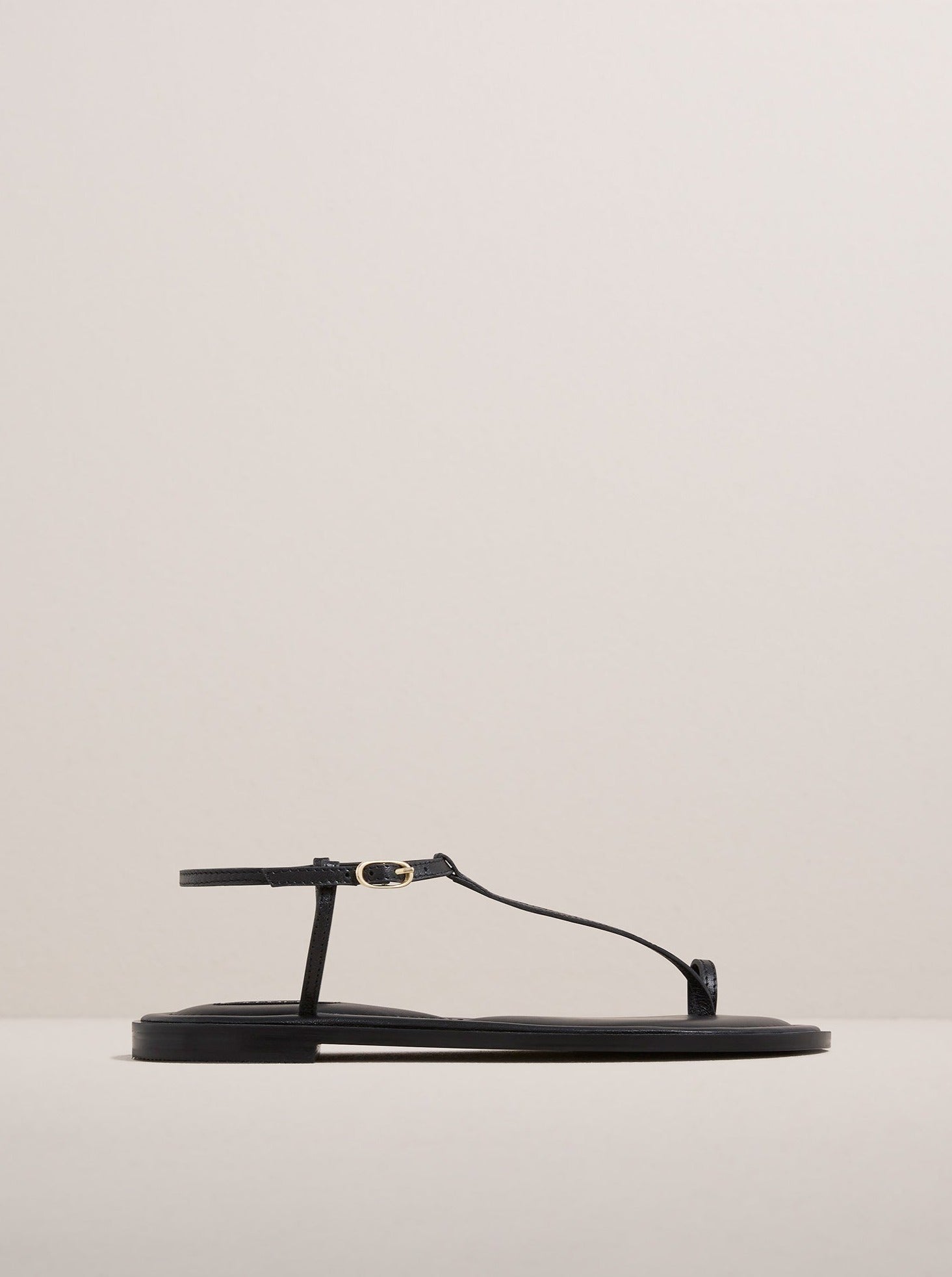 SUVI SANDAL: BLACK