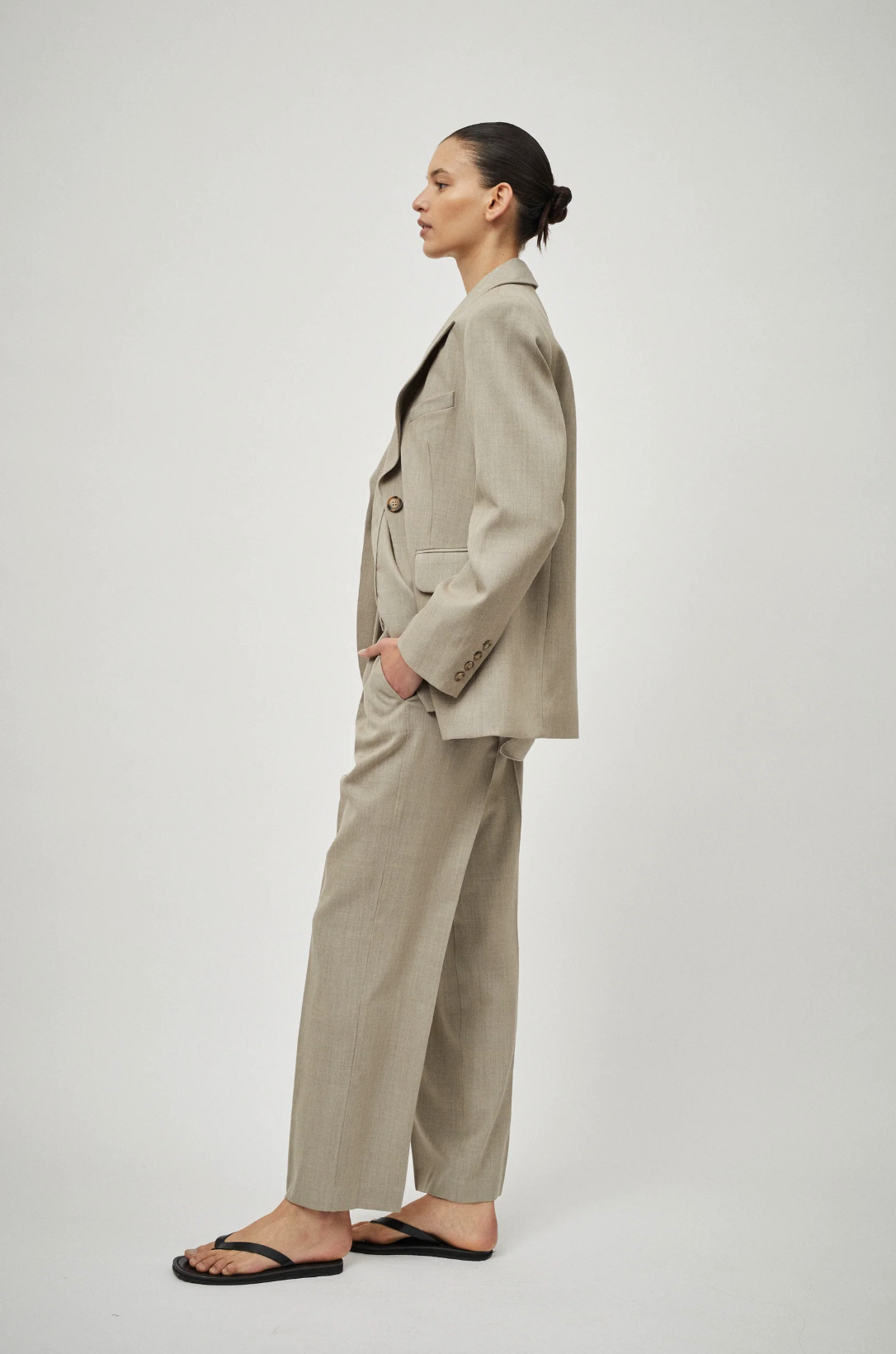 Relaxed Tailored Pleat Trouser: Oat