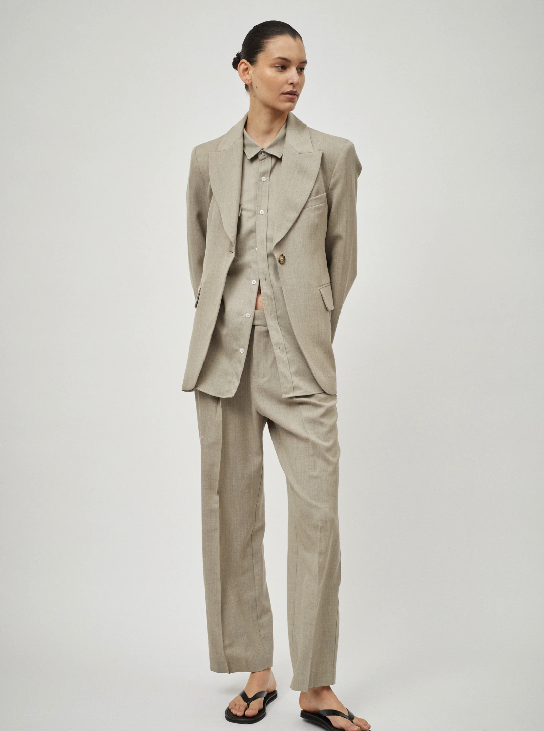 Relaxed Tailored Pleat Trouser: Oat