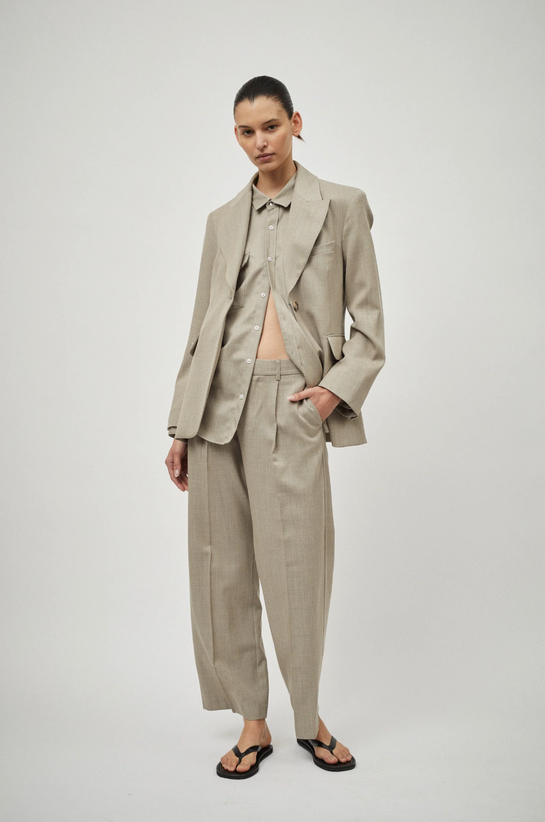 Relaxed Tailored Pleat Trouser: Oat