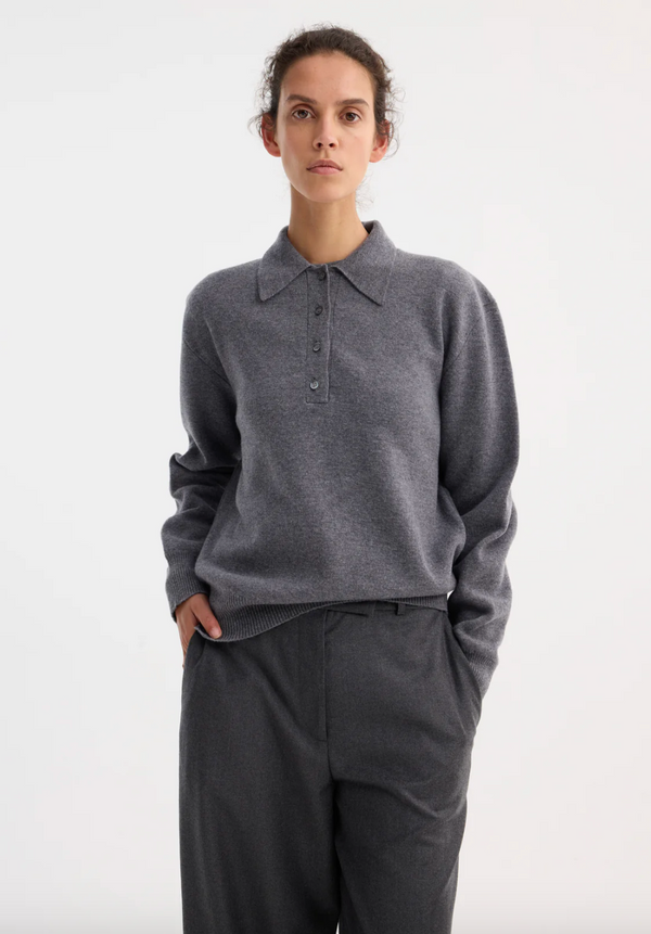 compact knitted polo: mid grey melange
