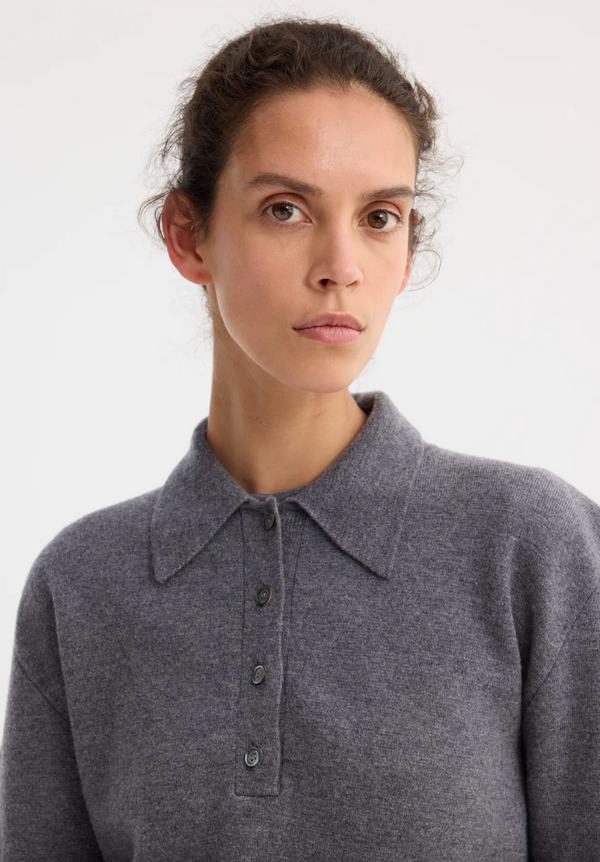 compact knitted polo: mid grey melange