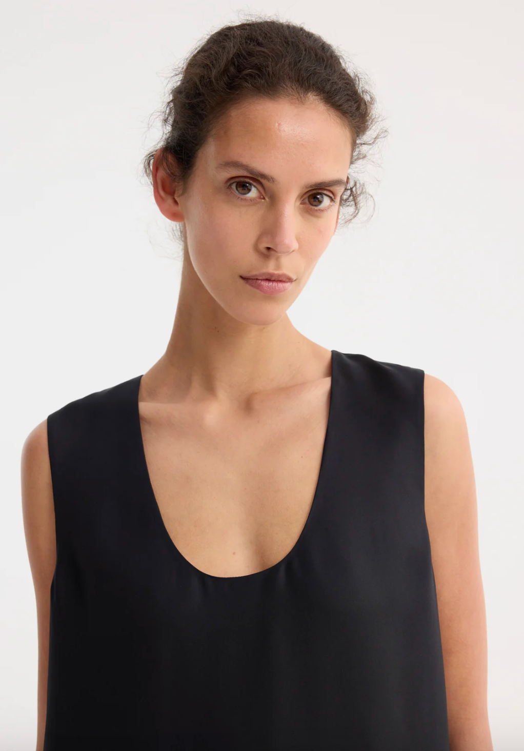 scoop-neck silk dress: black