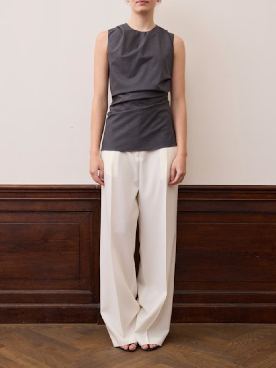 SLEEVELESS TWISTED TOP: DARK GREY MELANGE