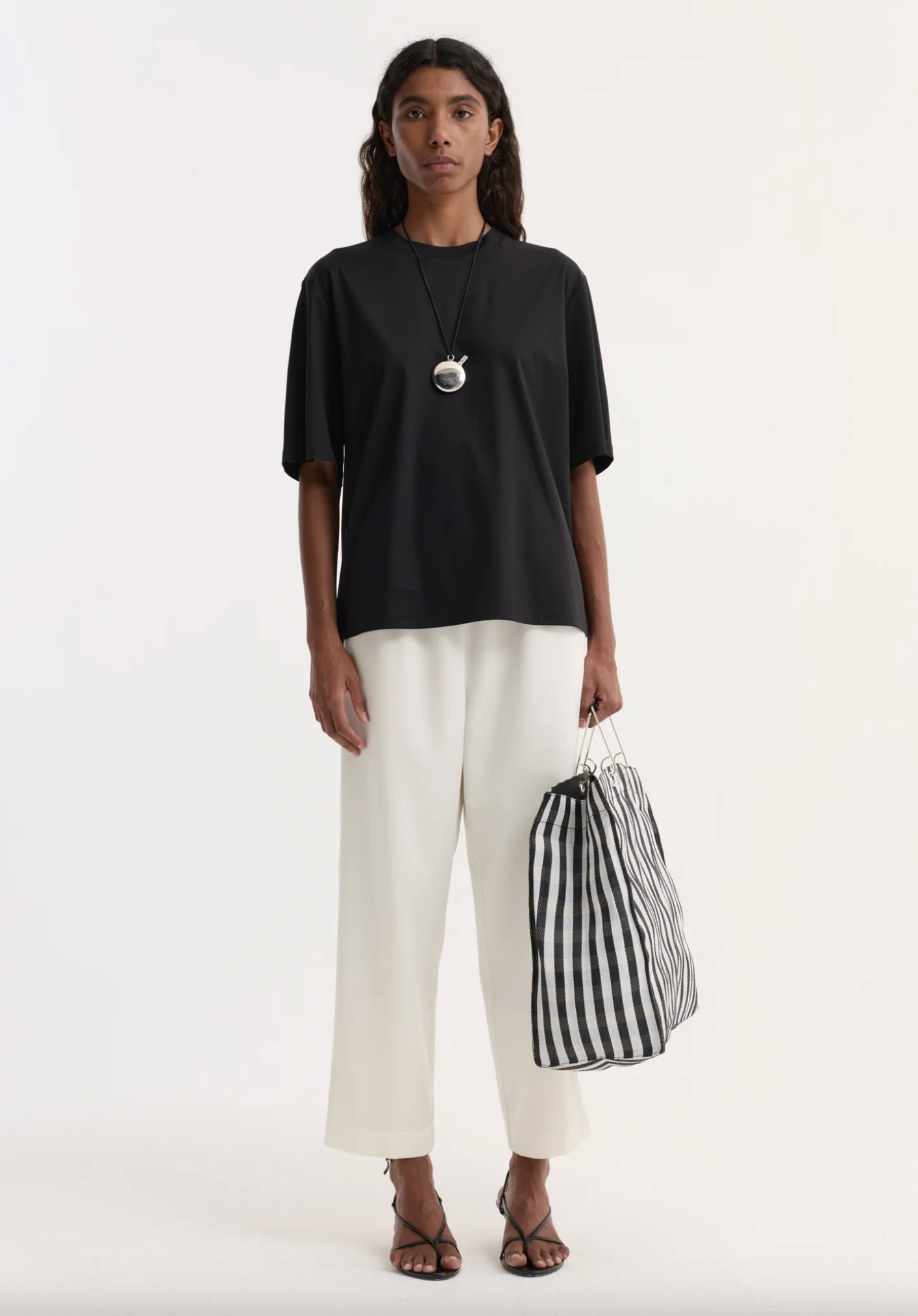 cropped wide leg trousers: off white
